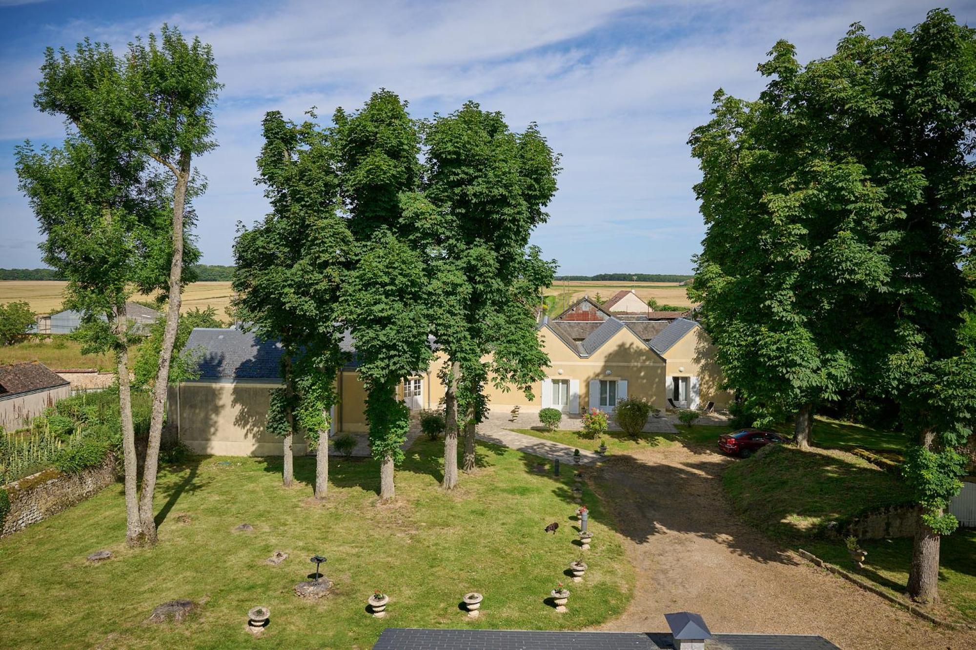 Chateau Du Bois Guibert Bonneval  ภายนอก รูปภาพ